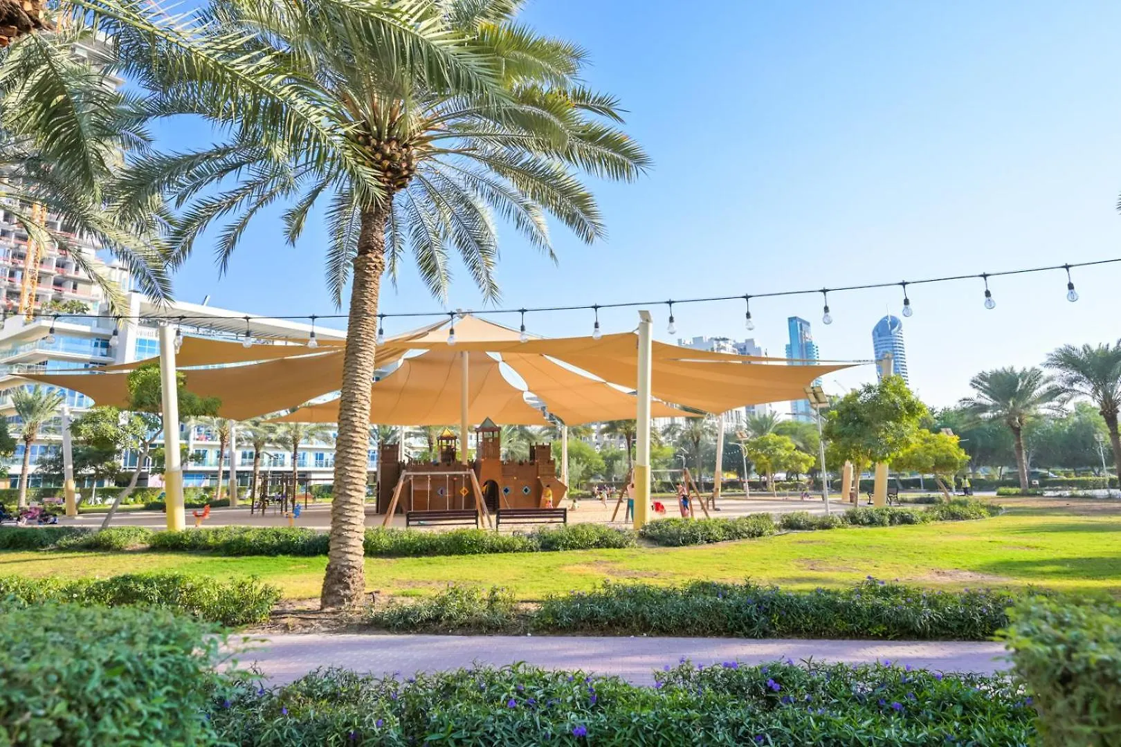 Livbnb-Radiant, Upgraded 1B Unit In District 14, Jvc Dubai
