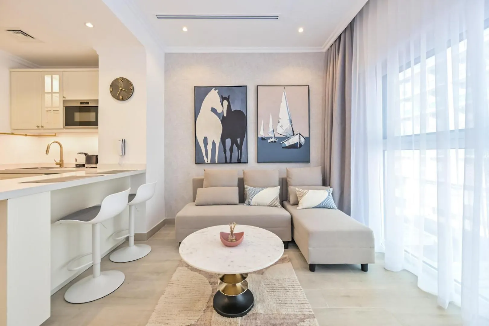 Livbnb-Radiant, Upgraded 1B Unit In District 14, Jvc location